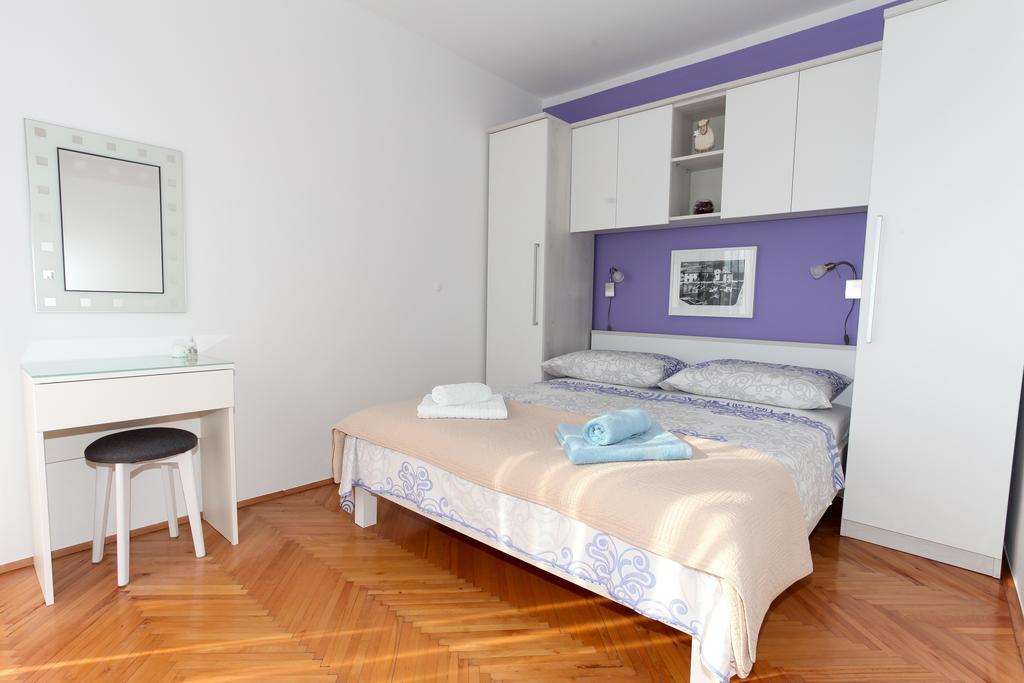 Apartments Madona Pag Town Bagian luar foto