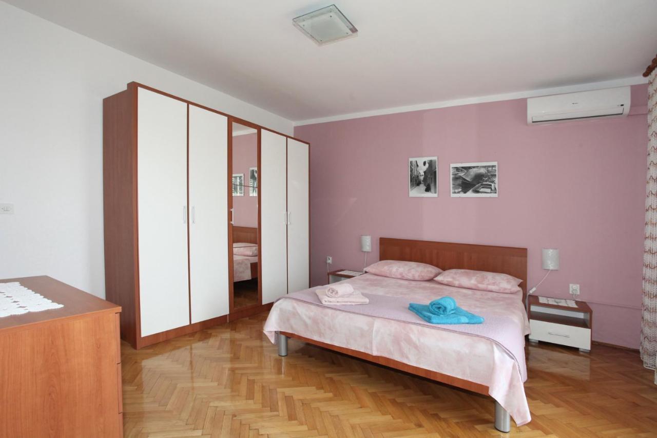 Apartments Madona Pag Town Bagian luar foto