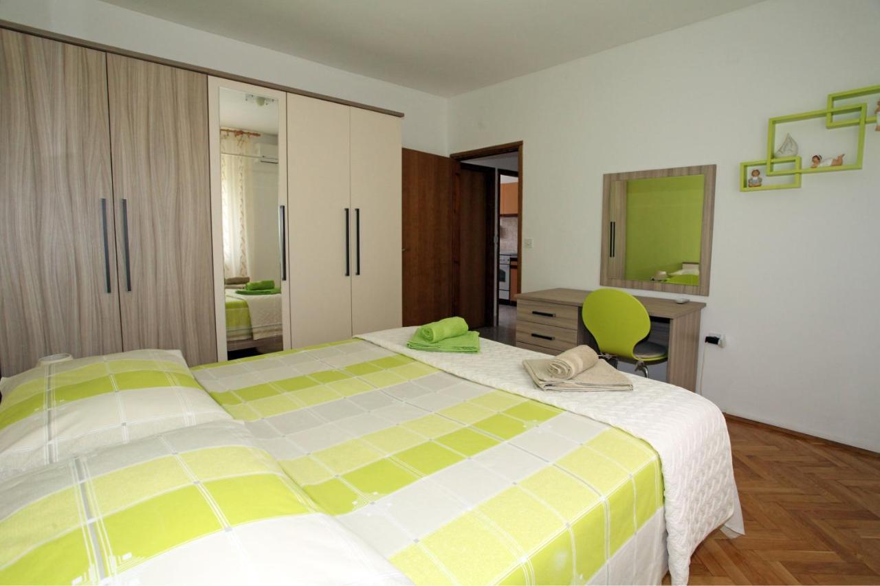 Apartments Madona Pag Town Bagian luar foto